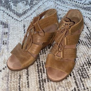 Sorel Lace up Wedges